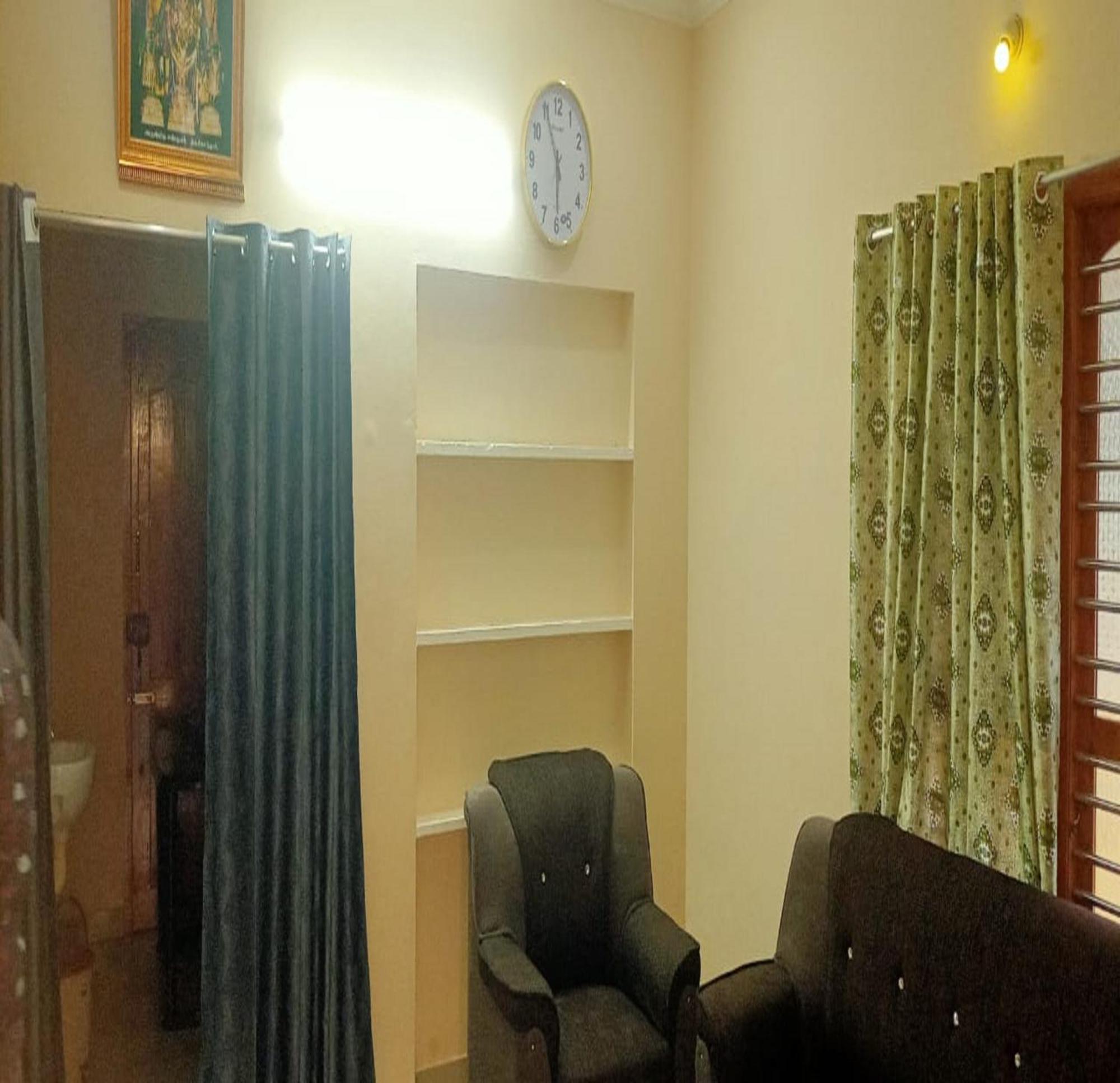 Arumugam Residency Ac Tiruchchendūr Exteriör bild