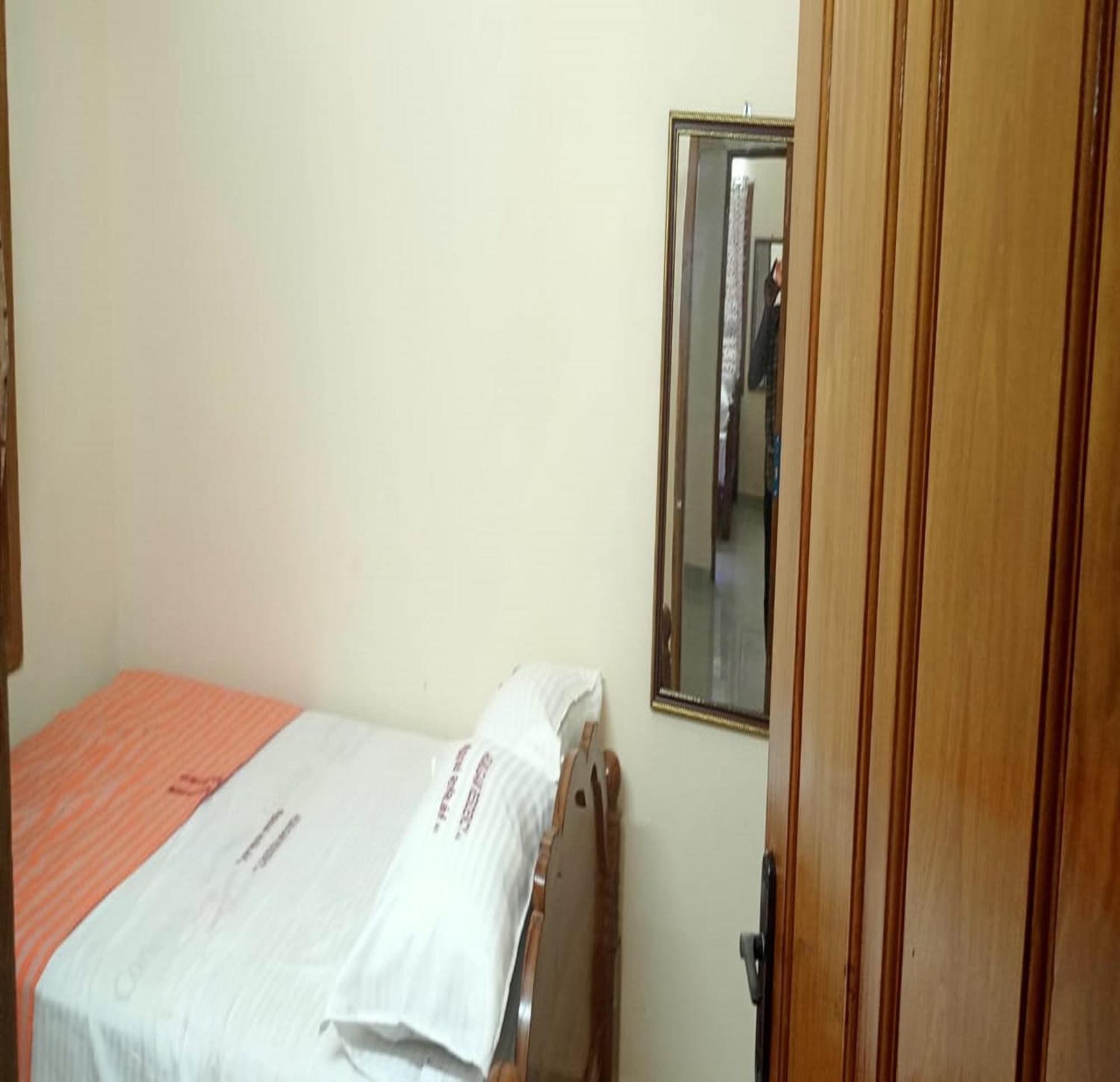 Arumugam Residency Ac Tiruchchendūr Exteriör bild